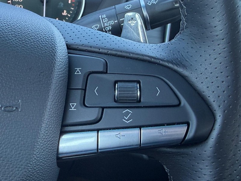 Cadillac CT4 Vehicle Full-screen Gallery Image 15