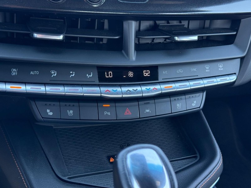Cadillac CT4 Vehicle Full-screen Gallery Image 20