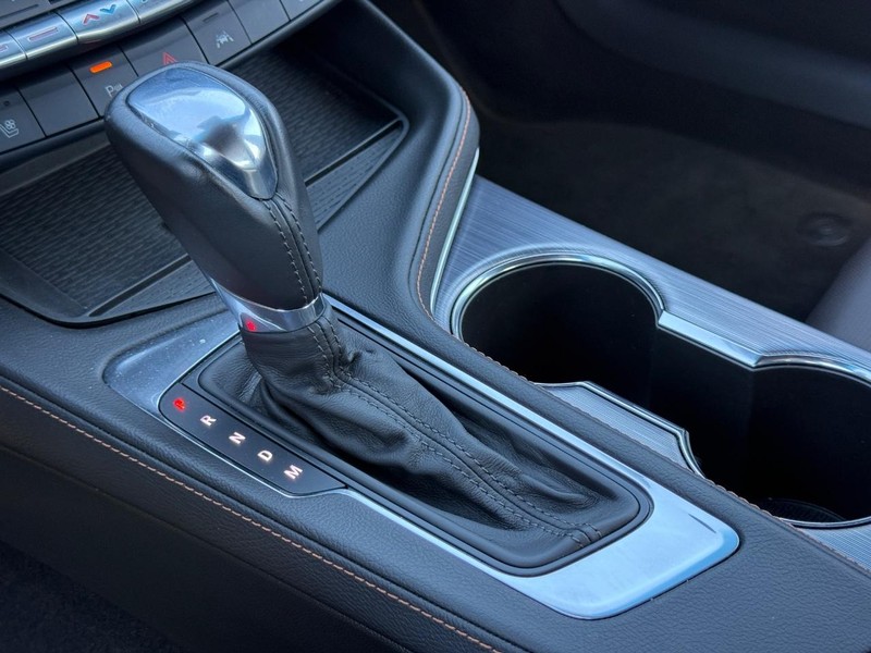Cadillac CT4 Vehicle Full-screen Gallery Image 21