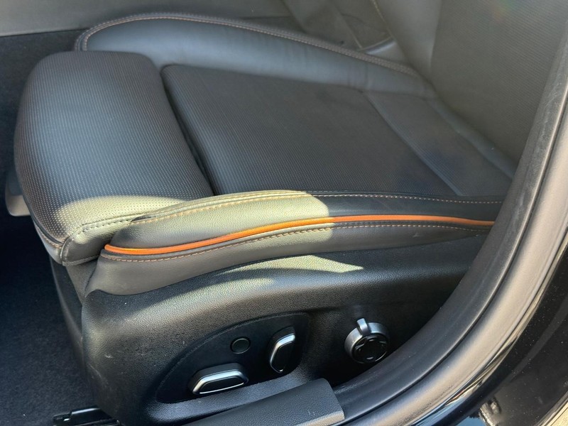 Cadillac CT4 Vehicle Full-screen Gallery Image 26