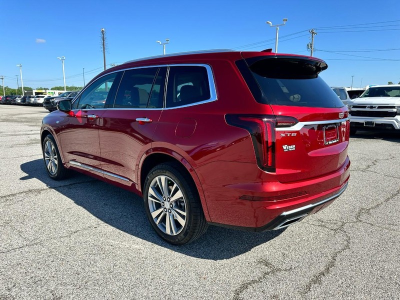 Cadillac XT6 Vehicle Full-screen Gallery Image 03