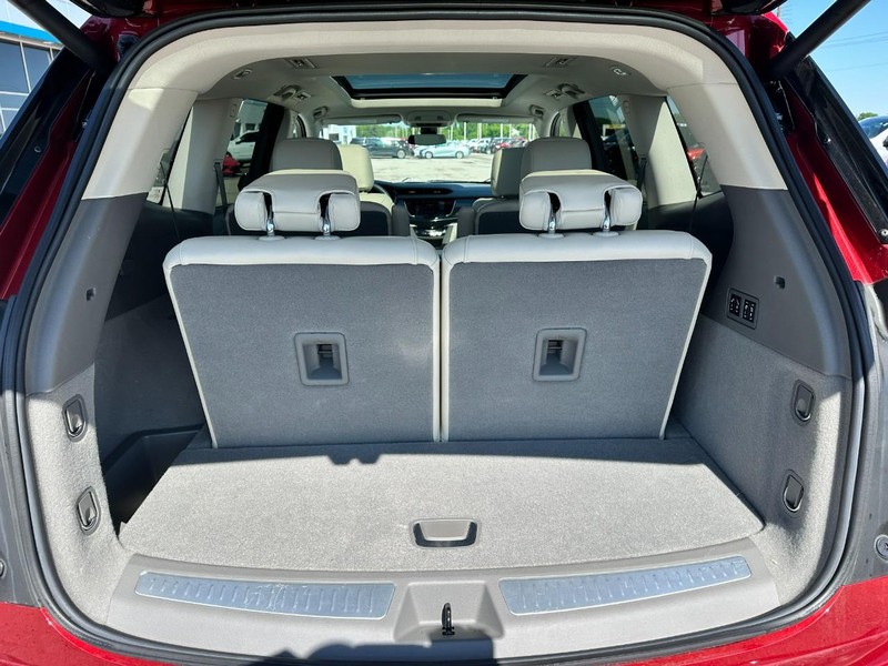 Cadillac XT6 Vehicle Full-screen Gallery Image 05