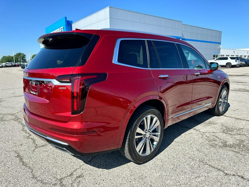 Cadillac XT6 Vehicle Full-screen Gallery Image 07