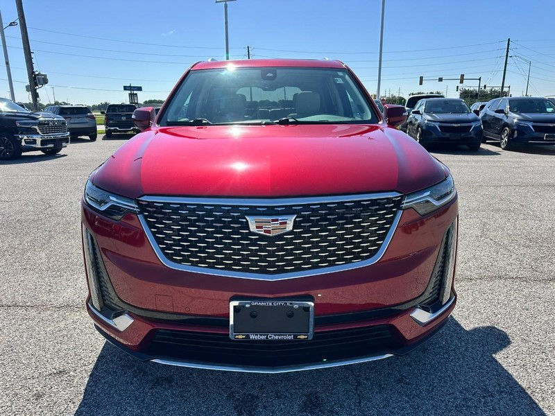 Cadillac XT6 Vehicle Full-screen Gallery Image 09