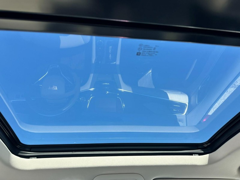 Cadillac XT6 Vehicle Full-screen Gallery Image 12
