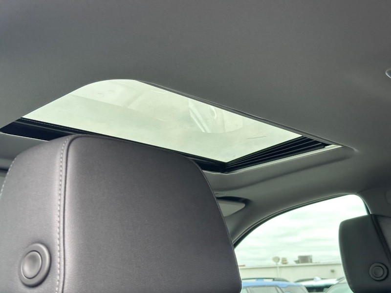 Chevrolet Silverado 1500 Vehicle Full-screen Gallery Image 6