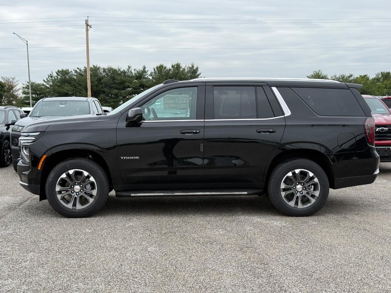 Chevrolet Tahoe Vehicle Full-screen Gallery Image 2