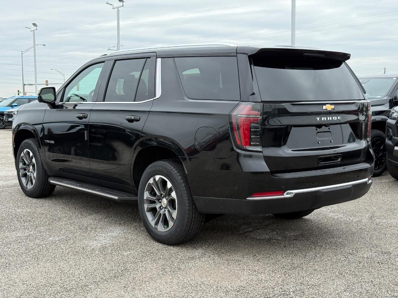 Chevrolet Tahoe Vehicle Full-screen Gallery Image 3