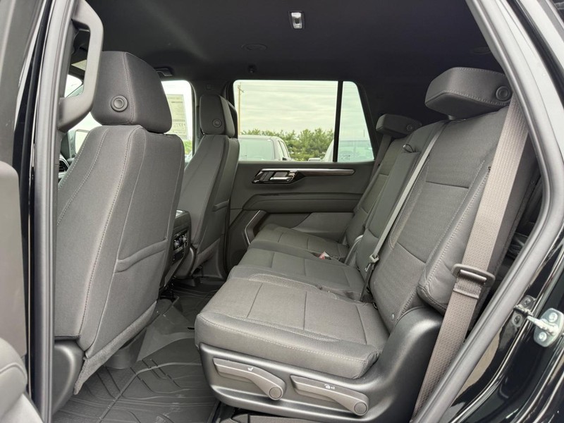 Chevrolet Tahoe Vehicle Full-screen Gallery Image 6