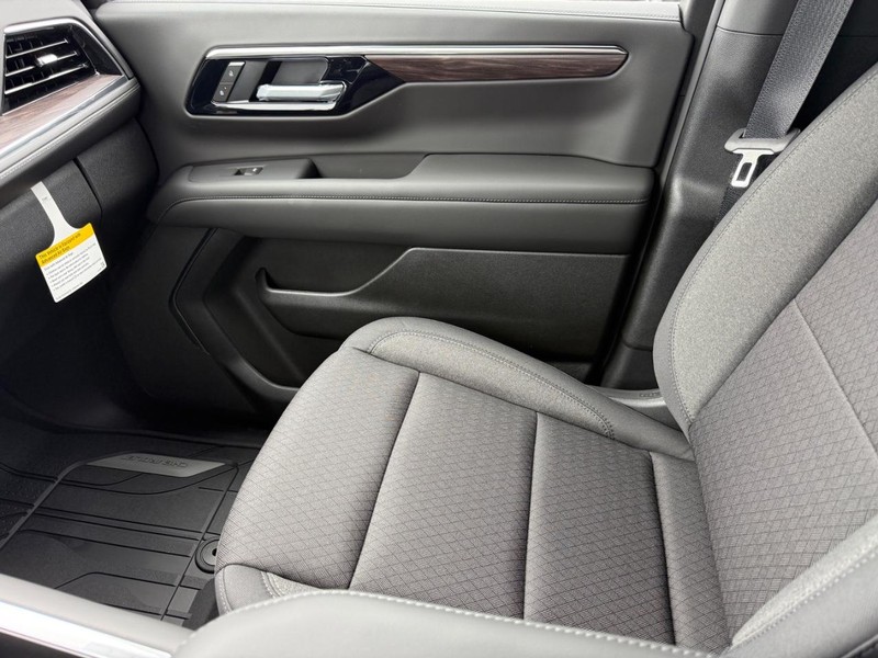 Chevrolet Tahoe Vehicle Full-screen Gallery Image 15