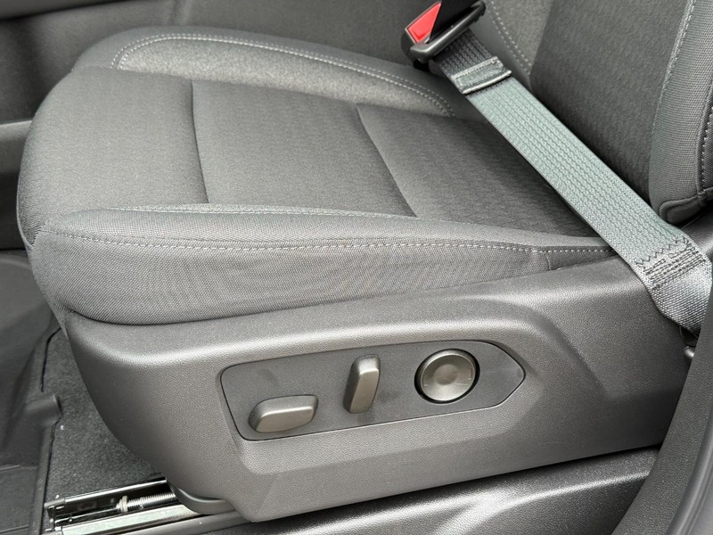 Chevrolet Tahoe Vehicle Full-screen Gallery Image 18