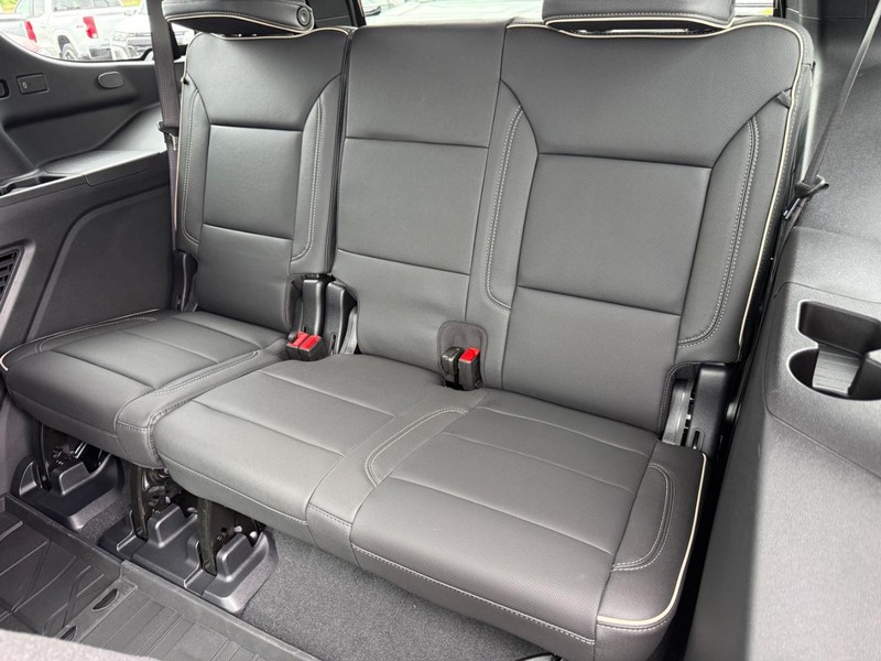 Chevrolet Tahoe Vehicle Full-screen Gallery Image 5
