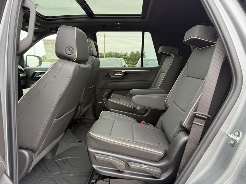 Chevrolet Tahoe Vehicle Full-screen Gallery Image 6