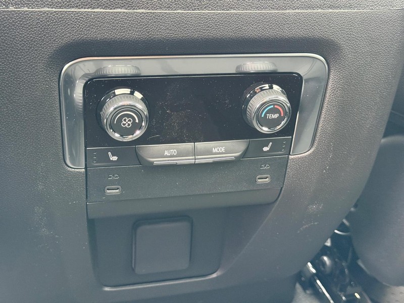 Chevrolet Tahoe Vehicle Full-screen Gallery Image 7