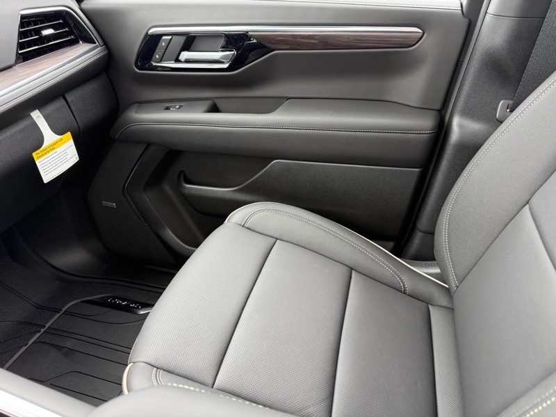 Chevrolet Tahoe Vehicle Full-screen Gallery Image 16