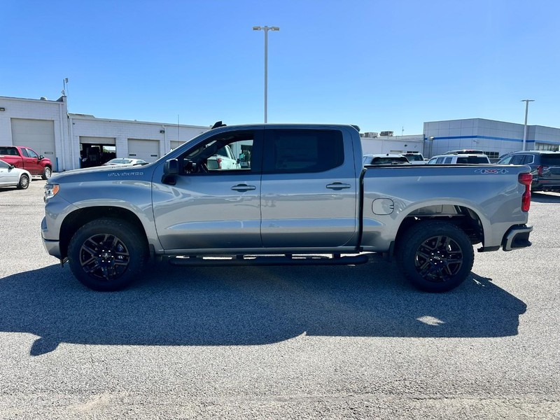 Chevrolet Silverado 1500 Vehicle Full-screen Gallery Image 2