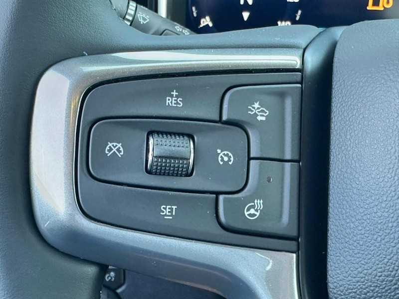 Chevrolet Silverado 1500 Vehicle Full-screen Gallery Image 11