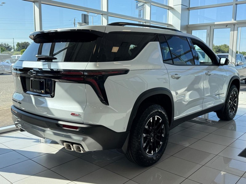 Chevrolet Traverse Vehicle Full-screen Gallery Image 3
