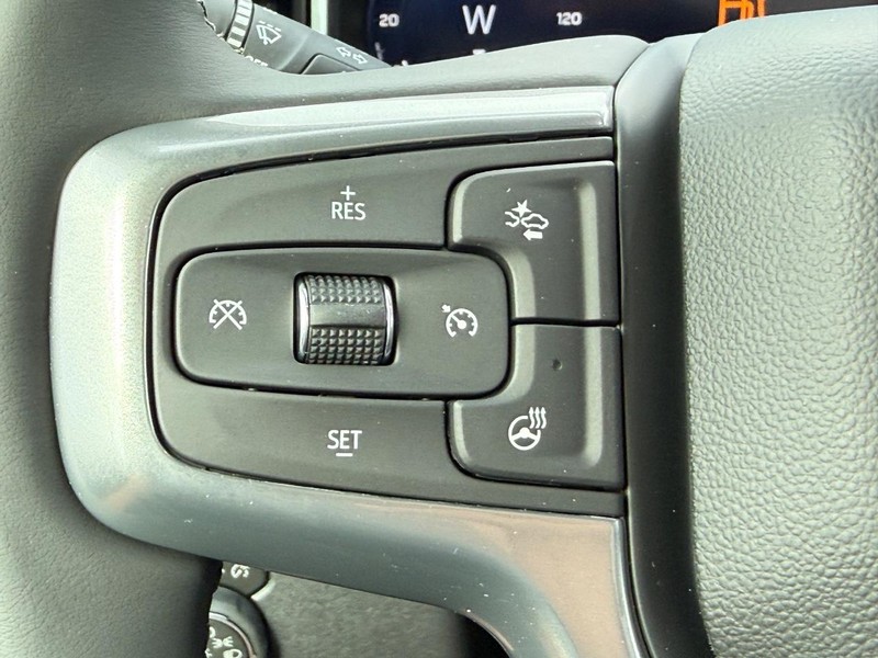 Chevrolet Silverado 1500 Vehicle Full-screen Gallery Image 8