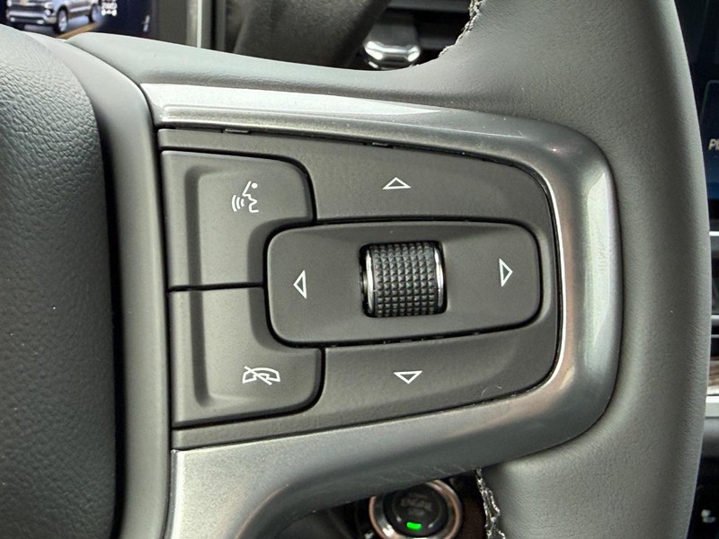 Chevrolet Silverado 1500 Vehicle Full-screen Gallery Image 9