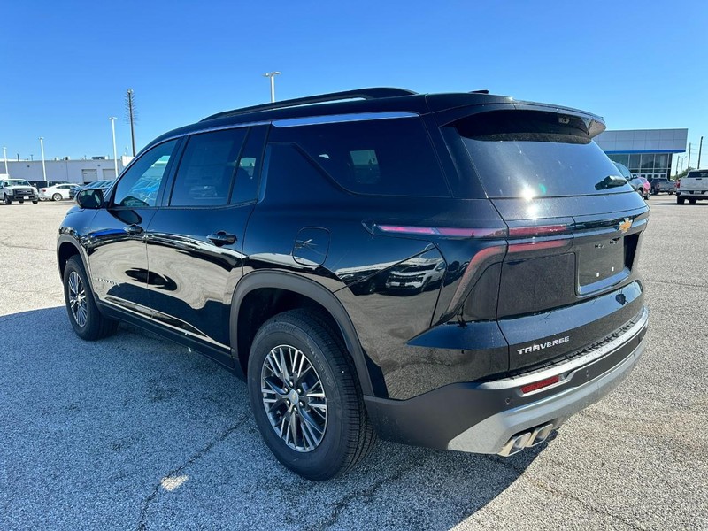 Chevrolet Traverse Vehicle Full-screen Gallery Image 3