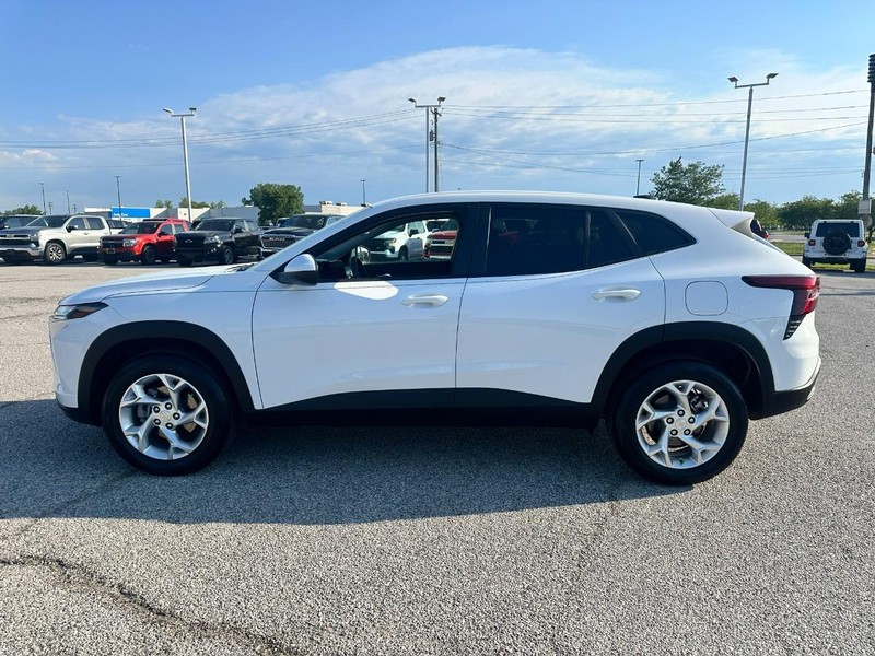 Chevrolet Trax Vehicle Full-screen Gallery Image 2