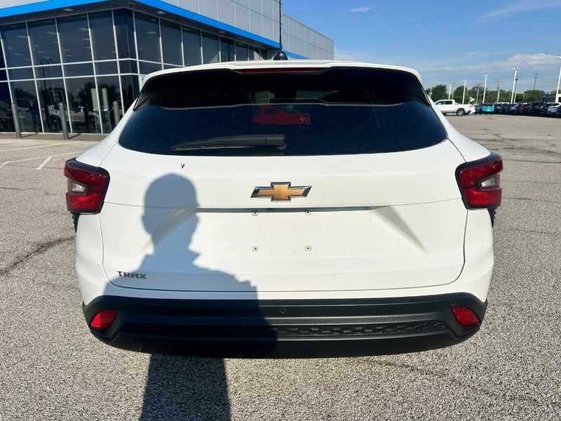 Chevrolet Trax Vehicle Full-screen Gallery Image 4