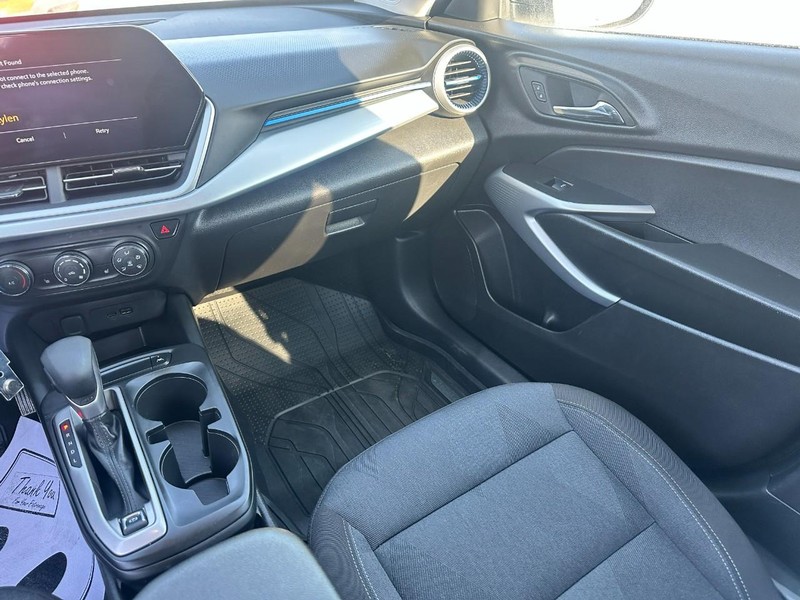 Chevrolet Trax Vehicle Full-screen Gallery Image 14