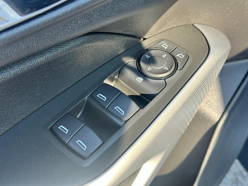 Chevrolet Trax Vehicle Full-screen Gallery Image 15