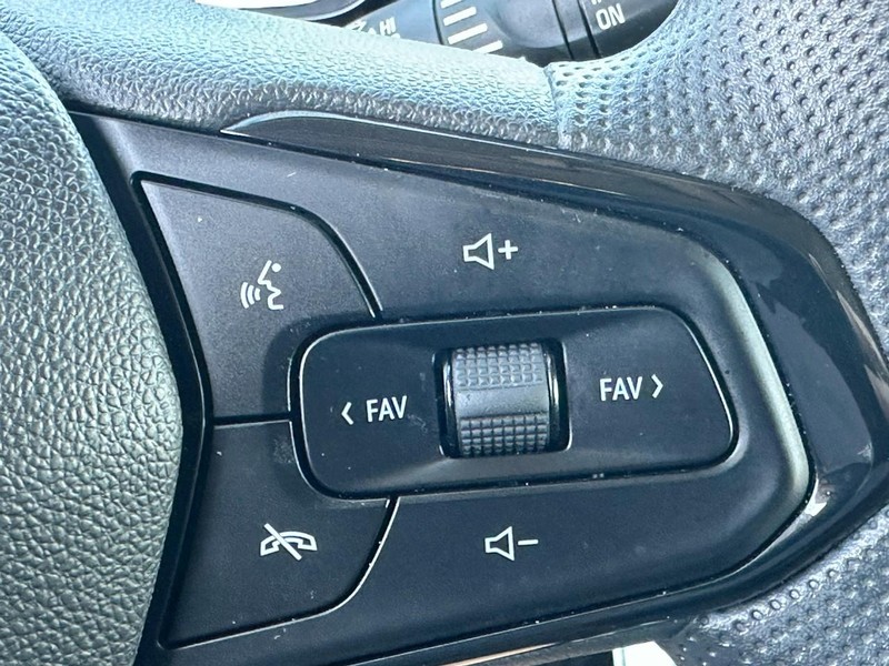 Chevrolet Trax Vehicle Full-screen Gallery Image 19