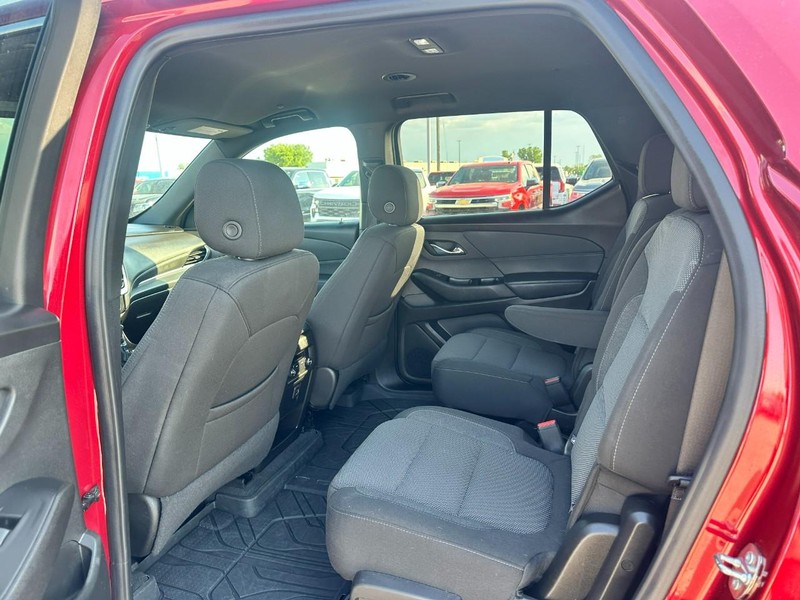 Chevrolet Traverse Vehicle Full-screen Gallery Image 10