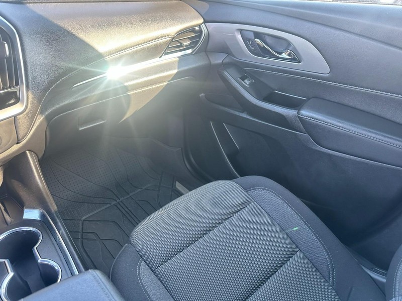 Chevrolet Traverse Vehicle Full-screen Gallery Image 16
