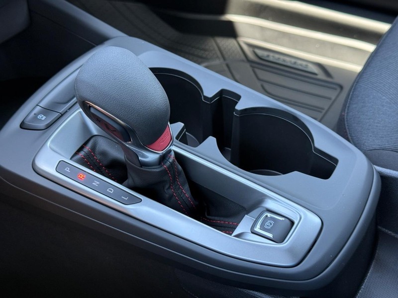 Chevrolet Trax Vehicle Full-screen Gallery Image 13