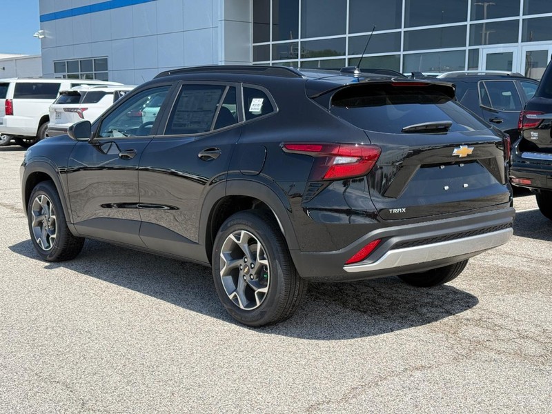 Chevrolet Trax Vehicle Full-screen Gallery Image 3