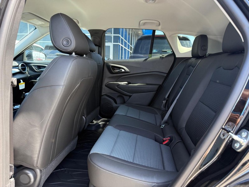 Chevrolet Trax Vehicle Full-screen Gallery Image 5