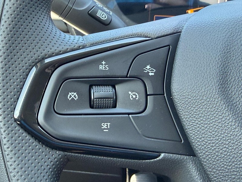 Chevrolet Trax Vehicle Full-screen Gallery Image 8