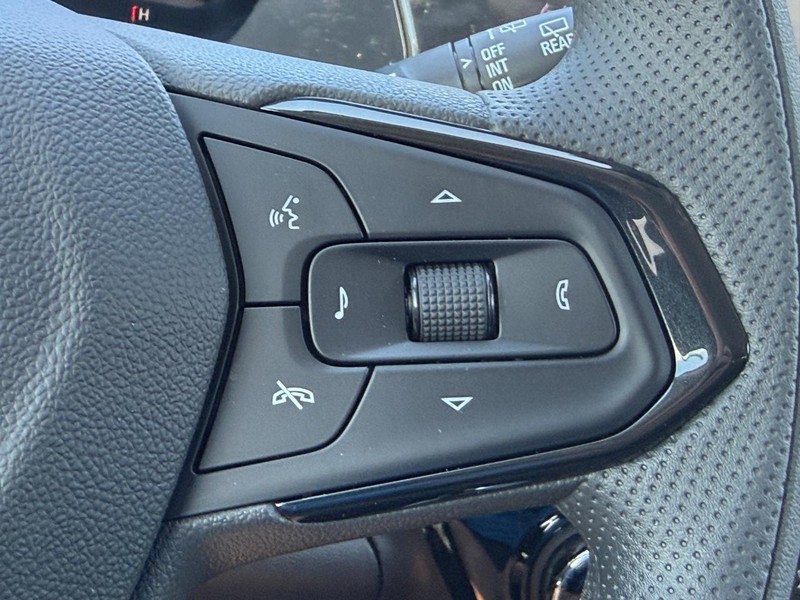 Chevrolet Trax Vehicle Full-screen Gallery Image 9