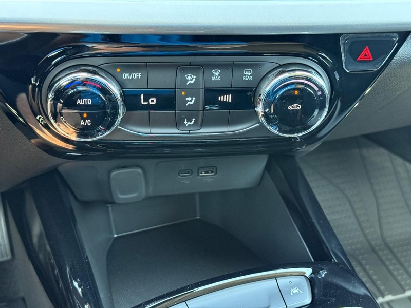 Chevrolet Trax Vehicle Full-screen Gallery Image 13