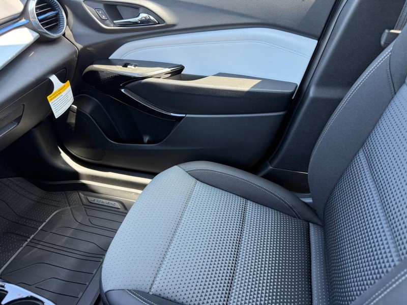 Chevrolet Trax Vehicle Full-screen Gallery Image 15