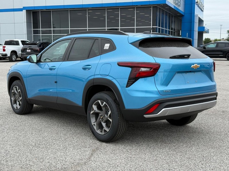 Chevrolet Trax Vehicle Full-screen Gallery Image 3