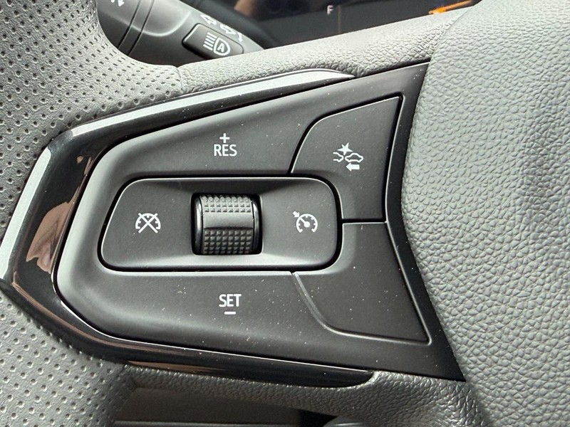 Chevrolet Trax Vehicle Full-screen Gallery Image 8