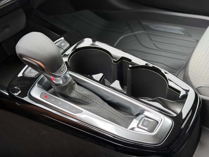 Chevrolet Trax Vehicle Full-screen Gallery Image 13