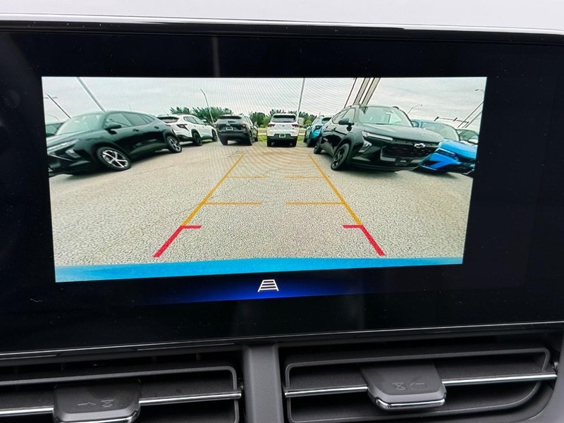 Chevrolet Trax Vehicle Full-screen Gallery Image 15