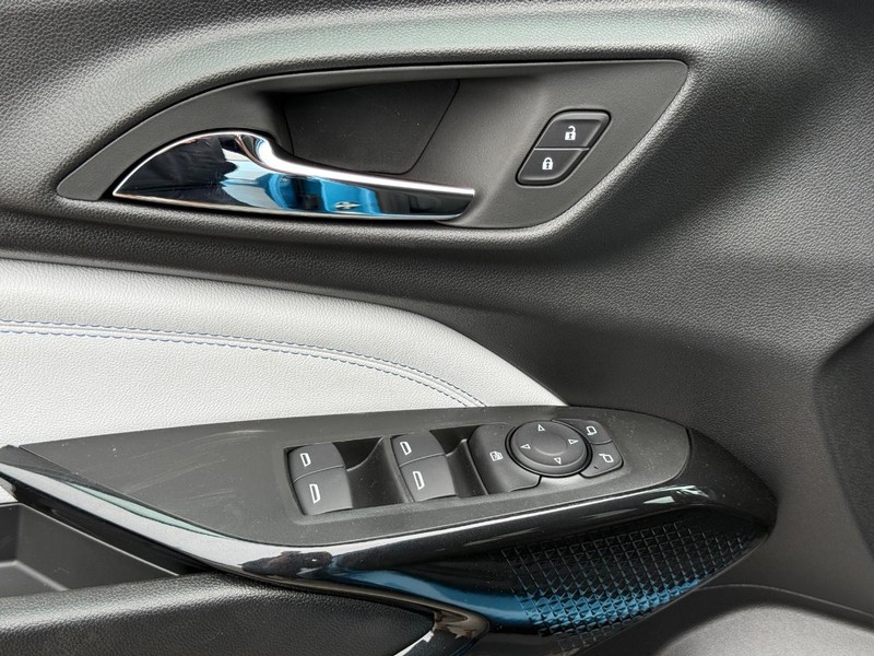 Chevrolet Trax Vehicle Full-screen Gallery Image 16