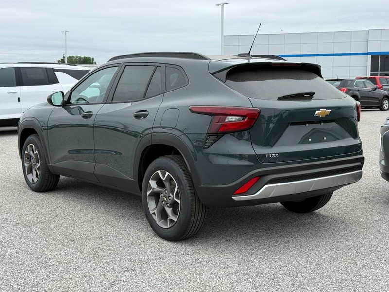 Chevrolet Trax Vehicle Full-screen Gallery Image 3