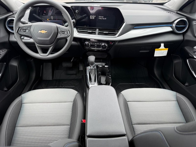 Chevrolet Trax Vehicle Full-screen Gallery Image 6