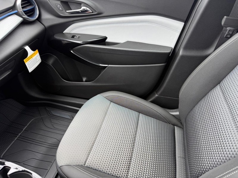 Chevrolet Trax Vehicle Full-screen Gallery Image 14