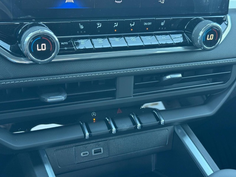 Chevrolet Colorado Vehicle Full-screen Gallery Image 13