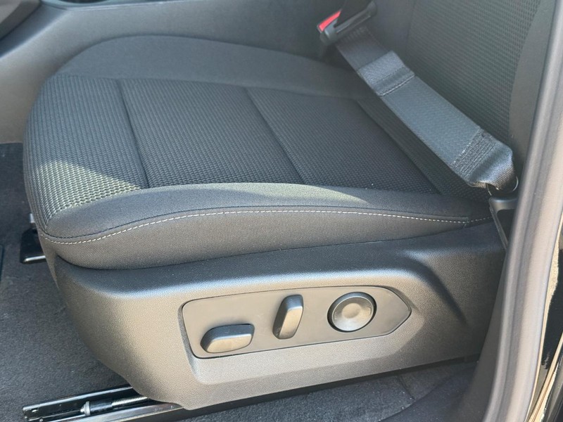 Chevrolet Colorado Vehicle Full-screen Gallery Image 17