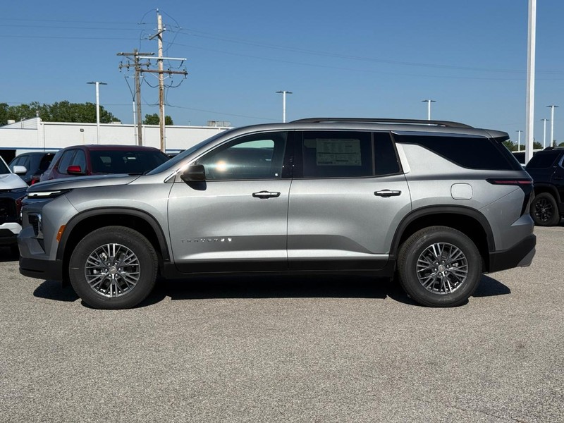 Chevrolet Traverse Vehicle Full-screen Gallery Image 3